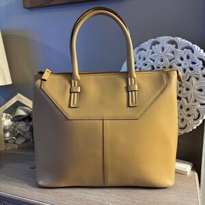 Innue Tan Leather Tote Bag